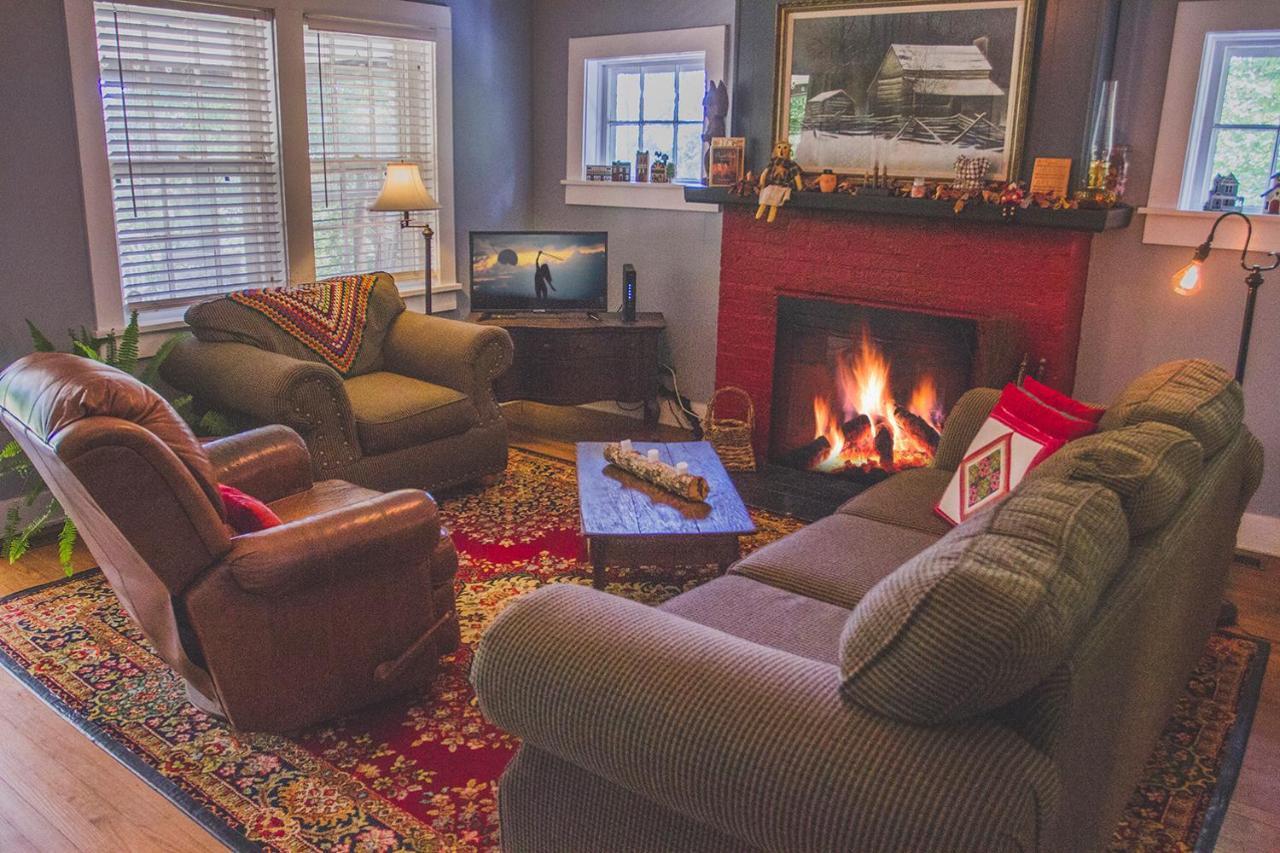 Nolichuckey Bluffs Bed & Breakfast Cabins グリーンビル  エクステリア 写真