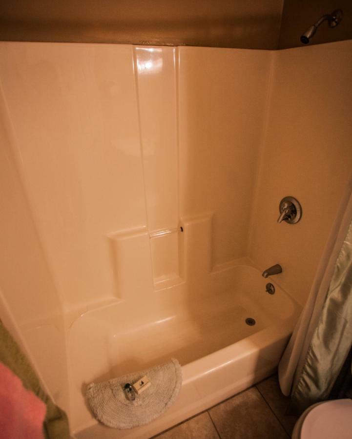 Nolichuckey Bluffs Bed & Breakfast Cabins グリーンビル  部屋 写真