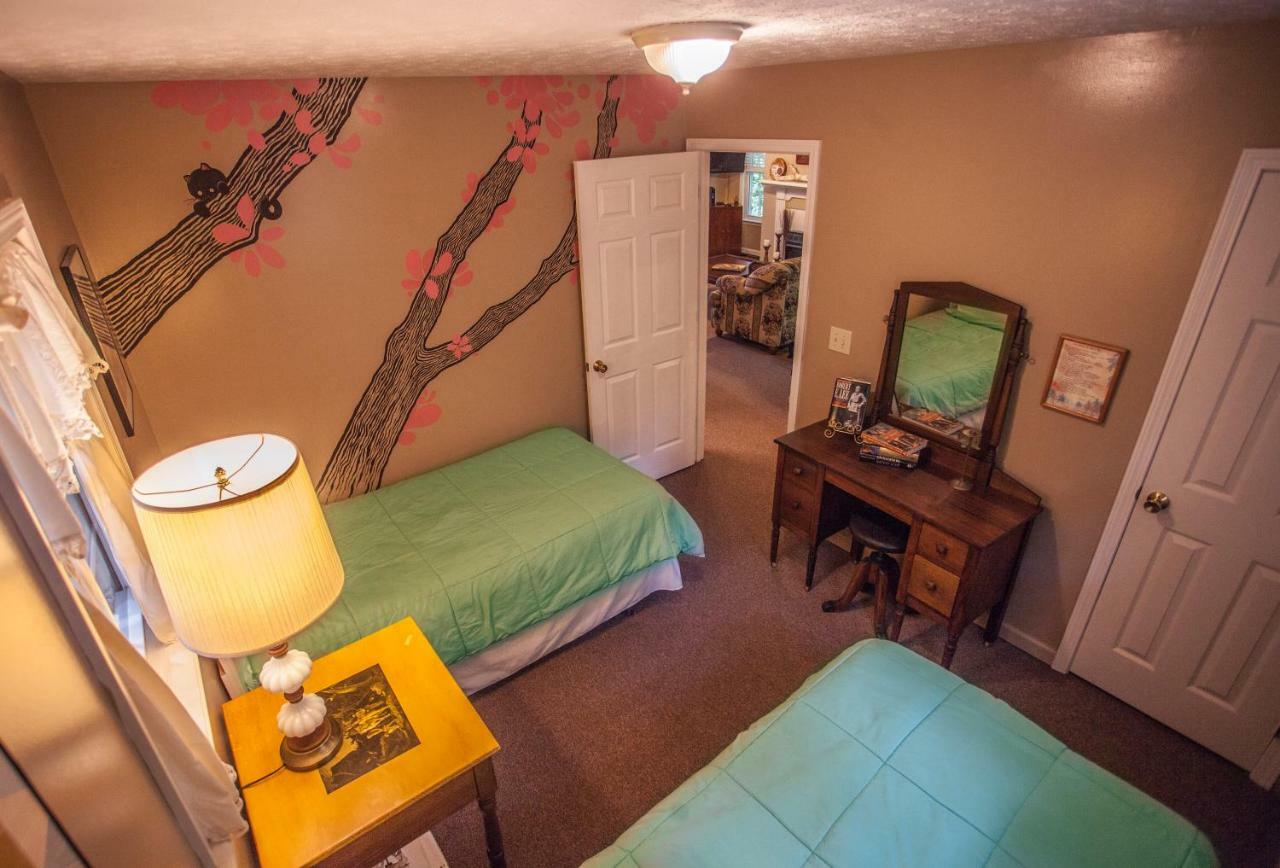 Nolichuckey Bluffs Bed & Breakfast Cabins グリーンビル  エクステリア 写真