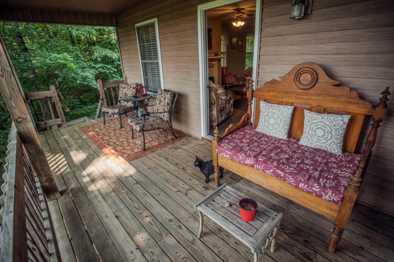 Nolichuckey Bluffs Bed & Breakfast Cabins グリーンビル  エクステリア 写真