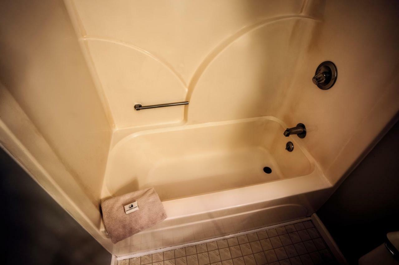 Nolichuckey Bluffs Bed & Breakfast Cabins グリーンビル  エクステリア 写真