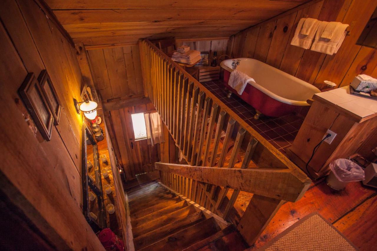 Nolichuckey Bluffs Bed & Breakfast Cabins グリーンビル  エクステリア 写真