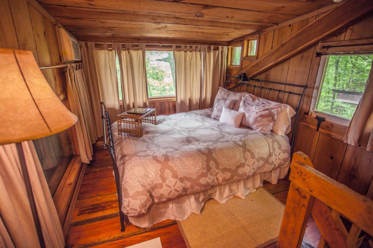 Nolichuckey Bluffs Bed & Breakfast Cabins グリーンビル  エクステリア 写真
