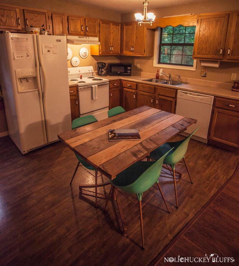 Nolichuckey Bluffs Bed & Breakfast Cabins グリーンビル  エクステリア 写真